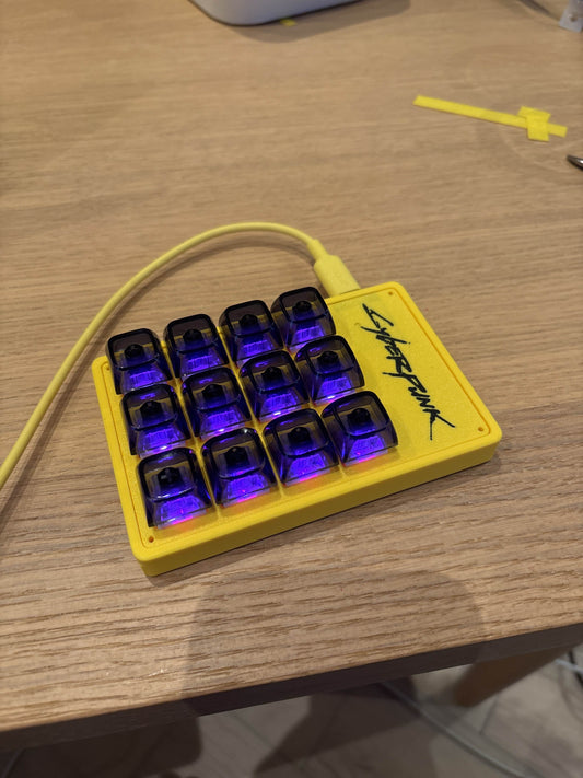 Makrokeyboard Cyberpunk Tatzucon edition Pre Sale